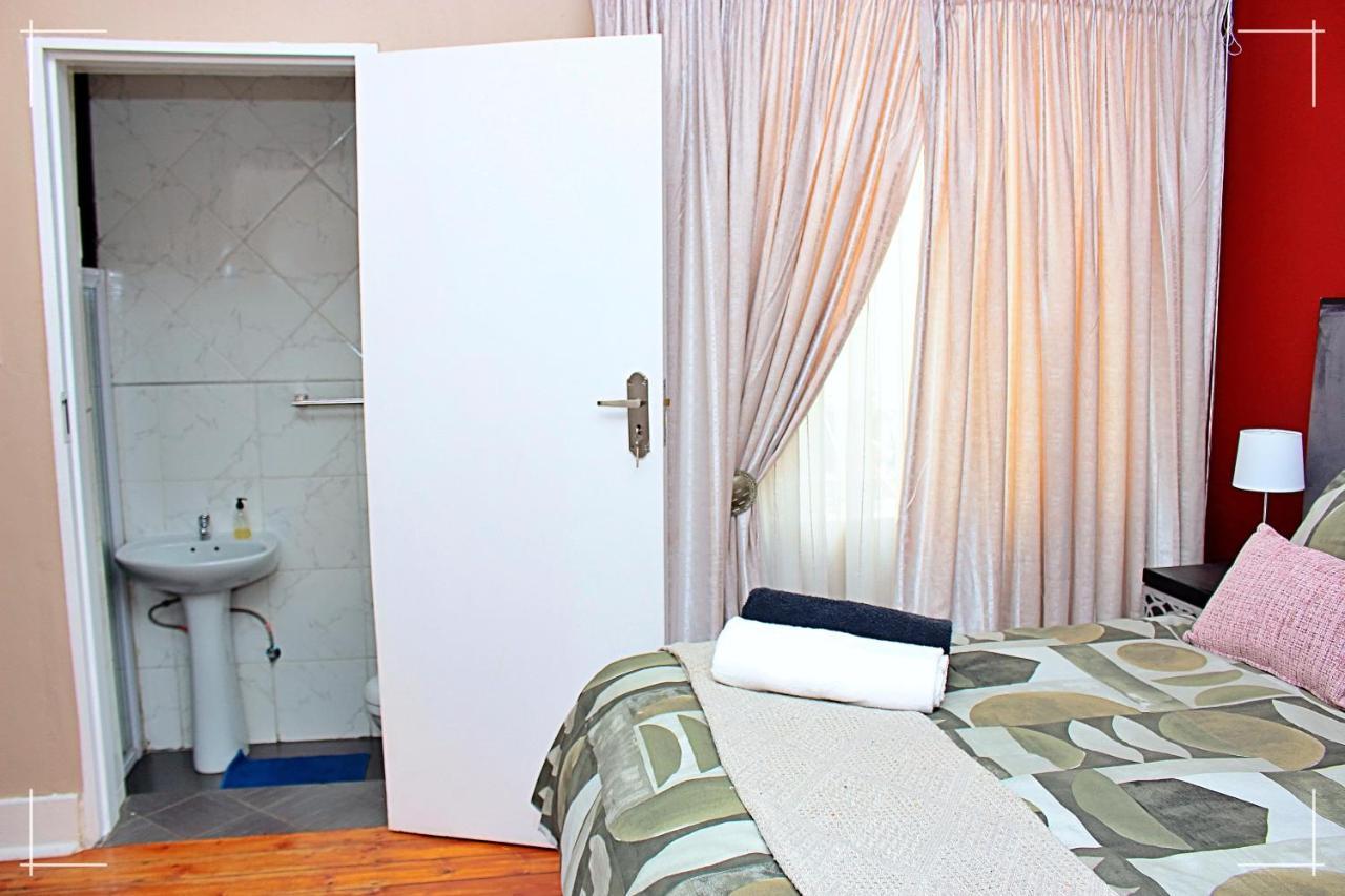 The Global Link Hub Hotel Претория Екстериор снимка