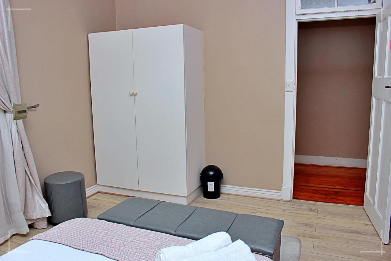 The Global Link Hub Hotel Претория Екстериор снимка