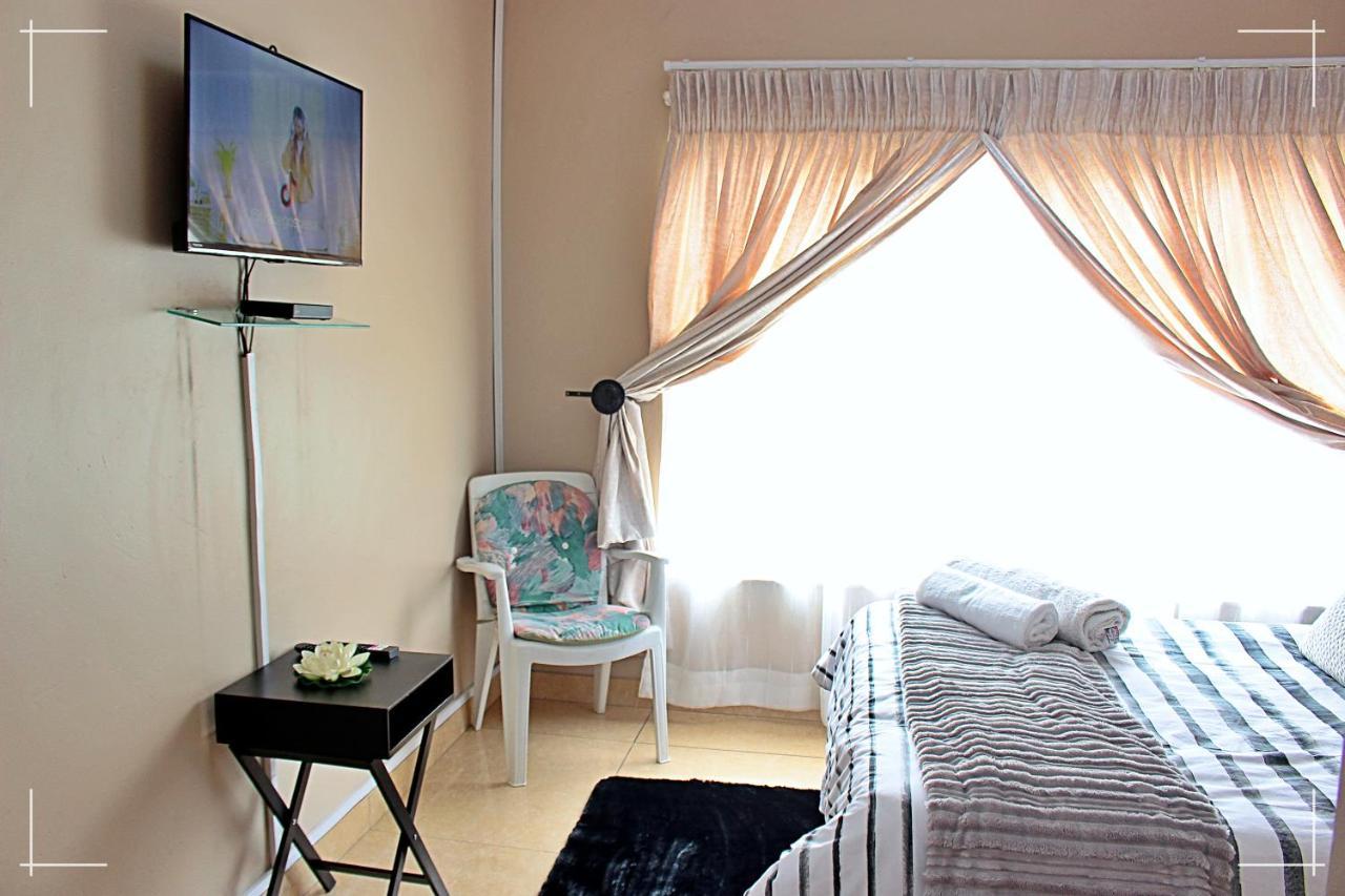 The Global Link Hub Hotel Претория Екстериор снимка