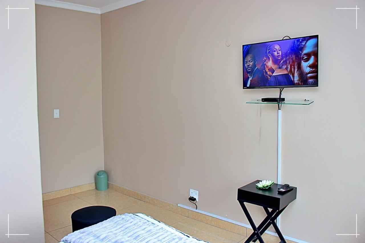 The Global Link Hub Hotel Претория Екстериор снимка